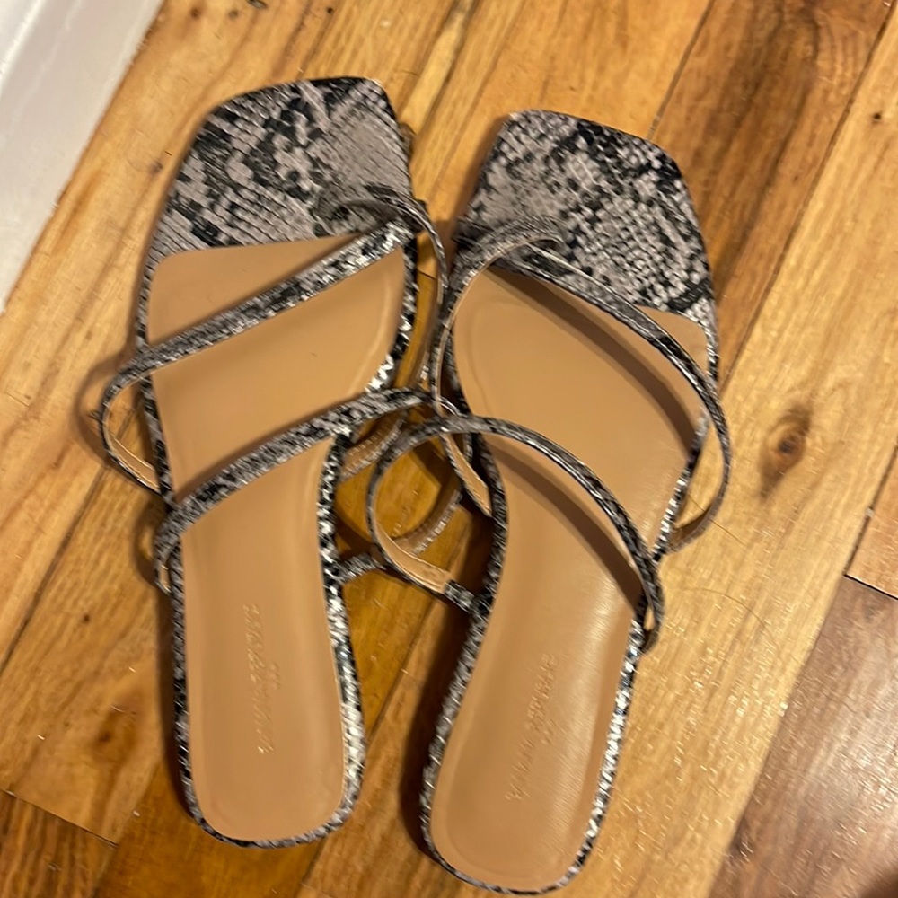 Banana Republic Sandal’s